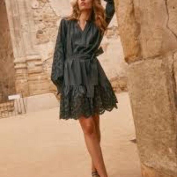 Rails Dresses & Skirts - Rails Saylor Belted Eyelet Dress Black Long Sleeve Womens Size Small